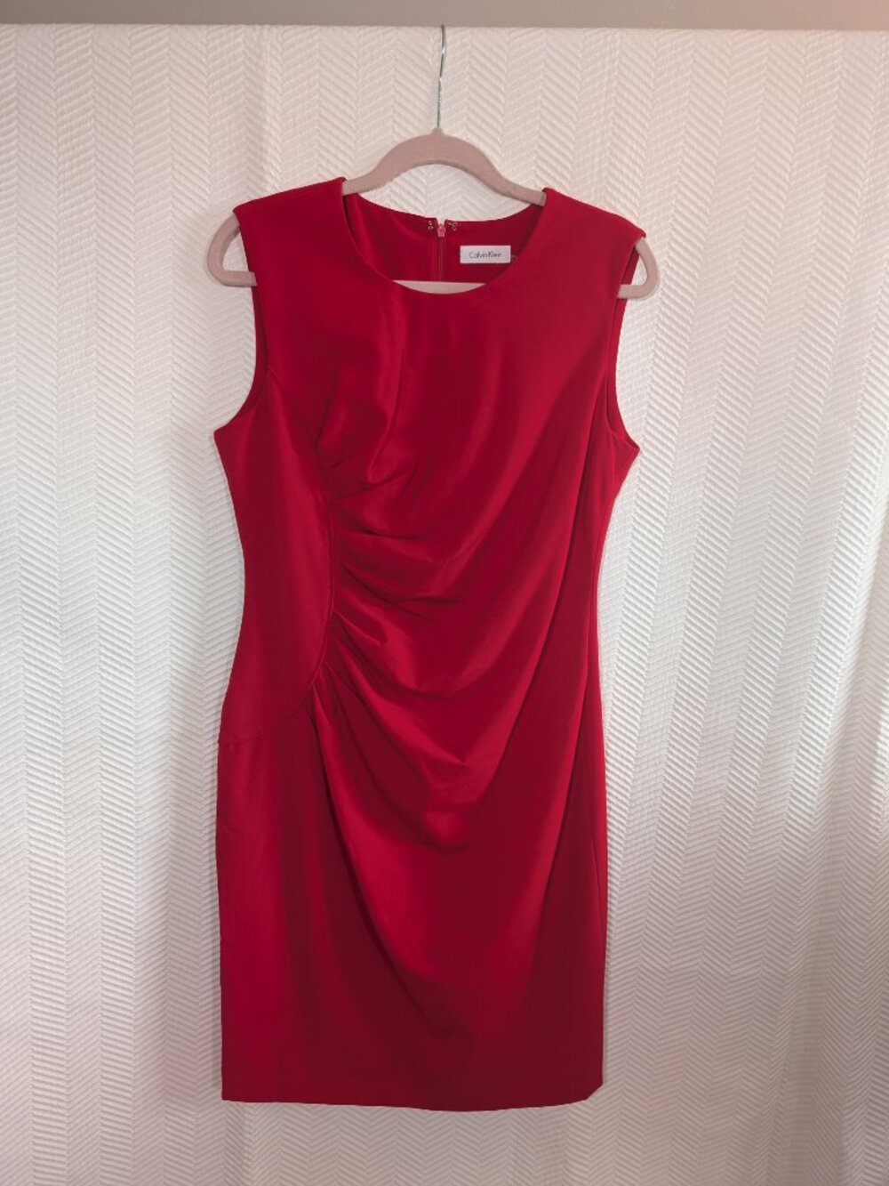 Calvin Klein Red Ruched Midi Sheath Dress Sleeveless Size 12 Cocktail Classic